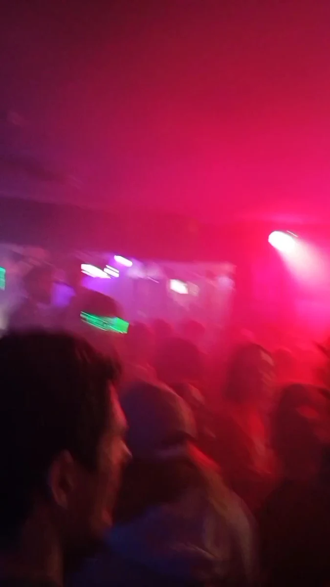 Vibe, Woolshed on Hindley