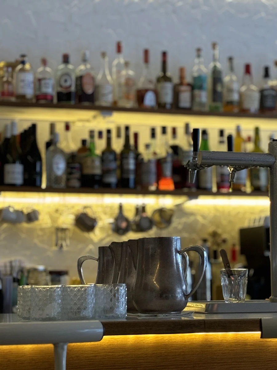 Vibe, La Perla Bar and Restaurant
