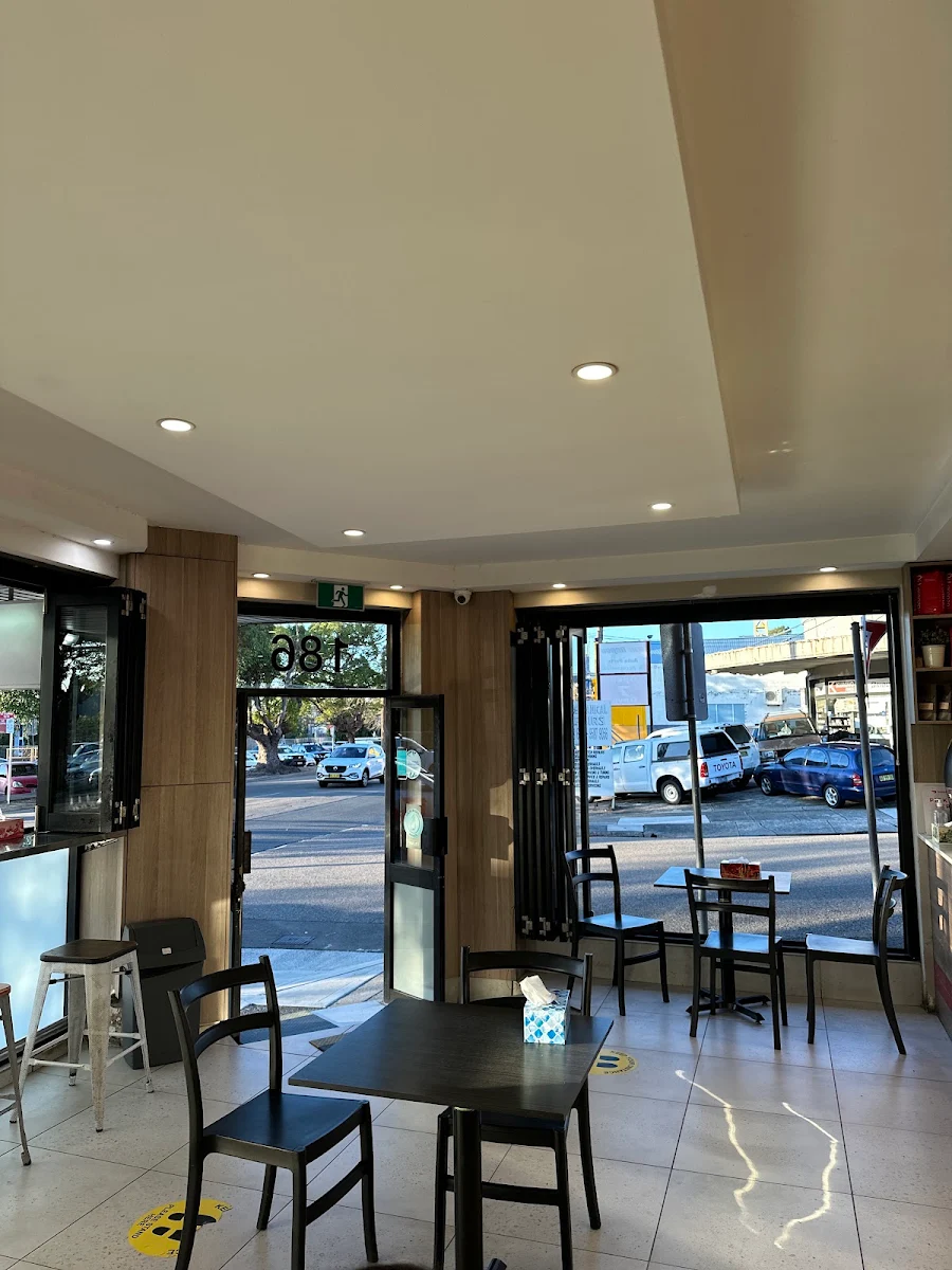 Vibe, Pizzabox Café
