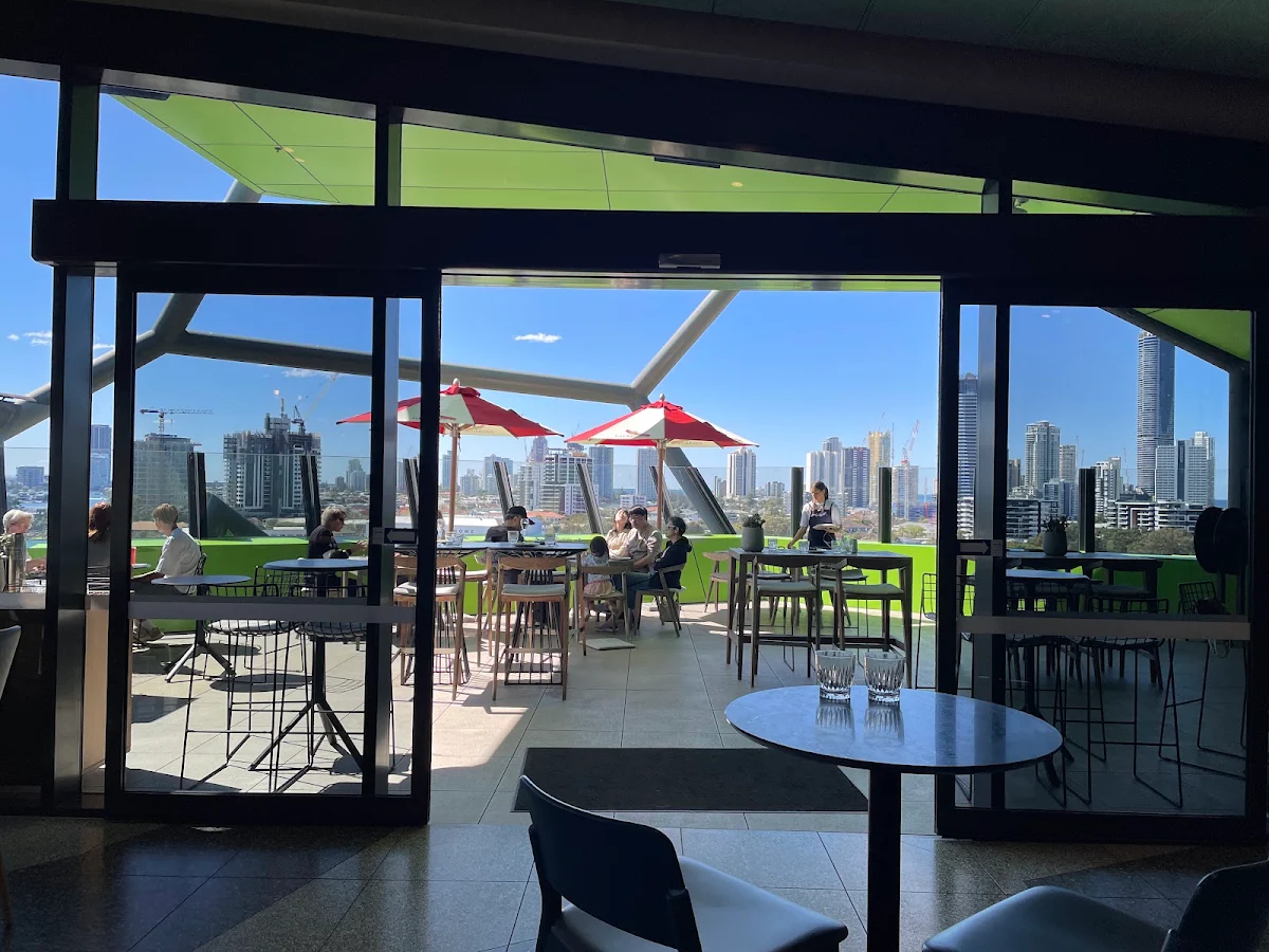 Vibe, The Exhibitionist Bar