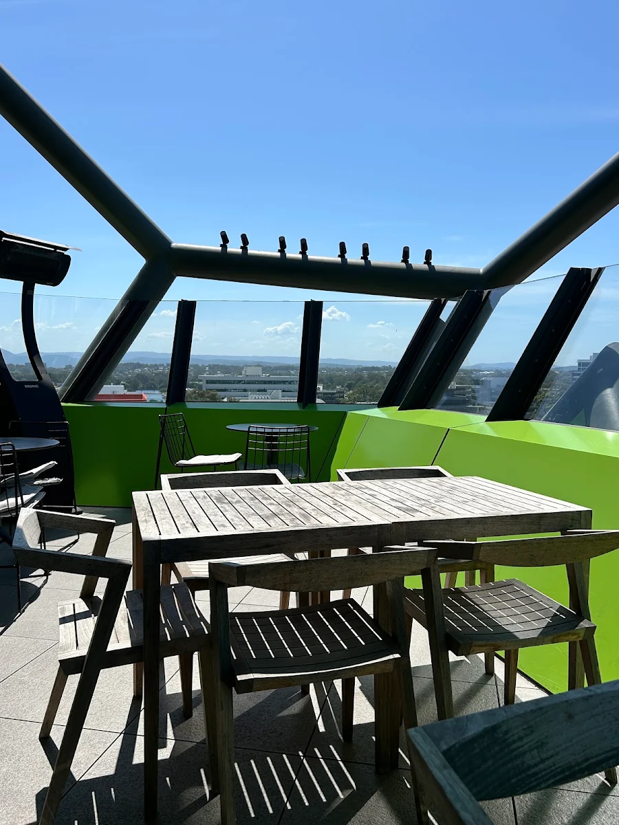 Vibe, The Exhibitionist Bar