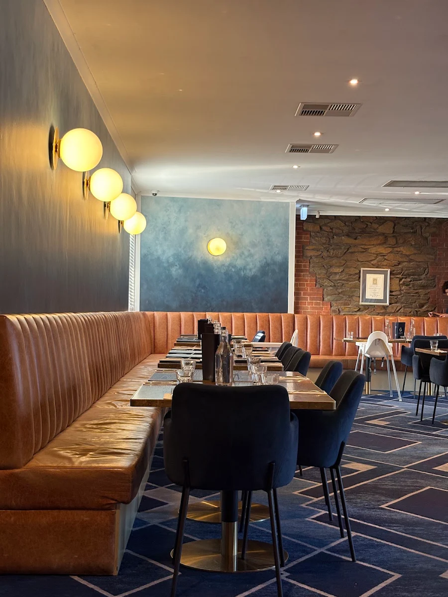 Vibe, Earl of Leicester Hotel