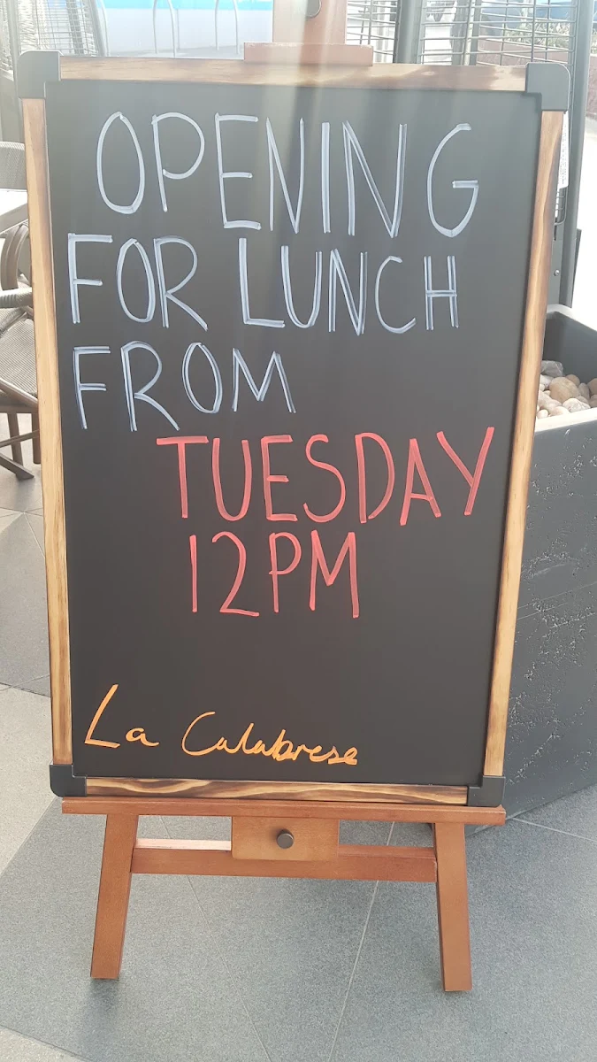 Menu, La Calabrese Pizzeria