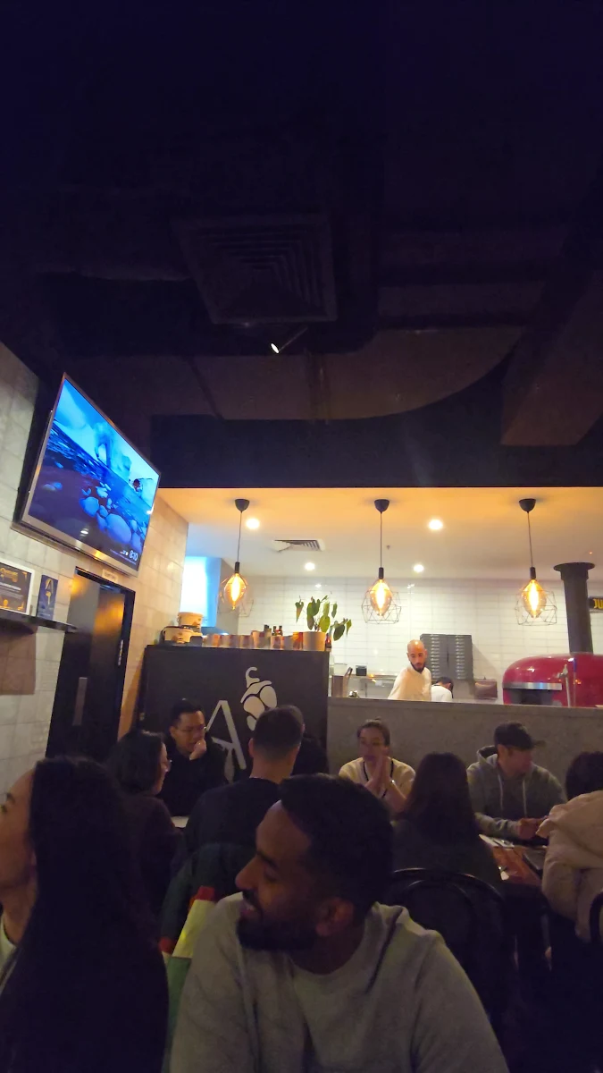 Vibe, La Calabrese Pizzeria