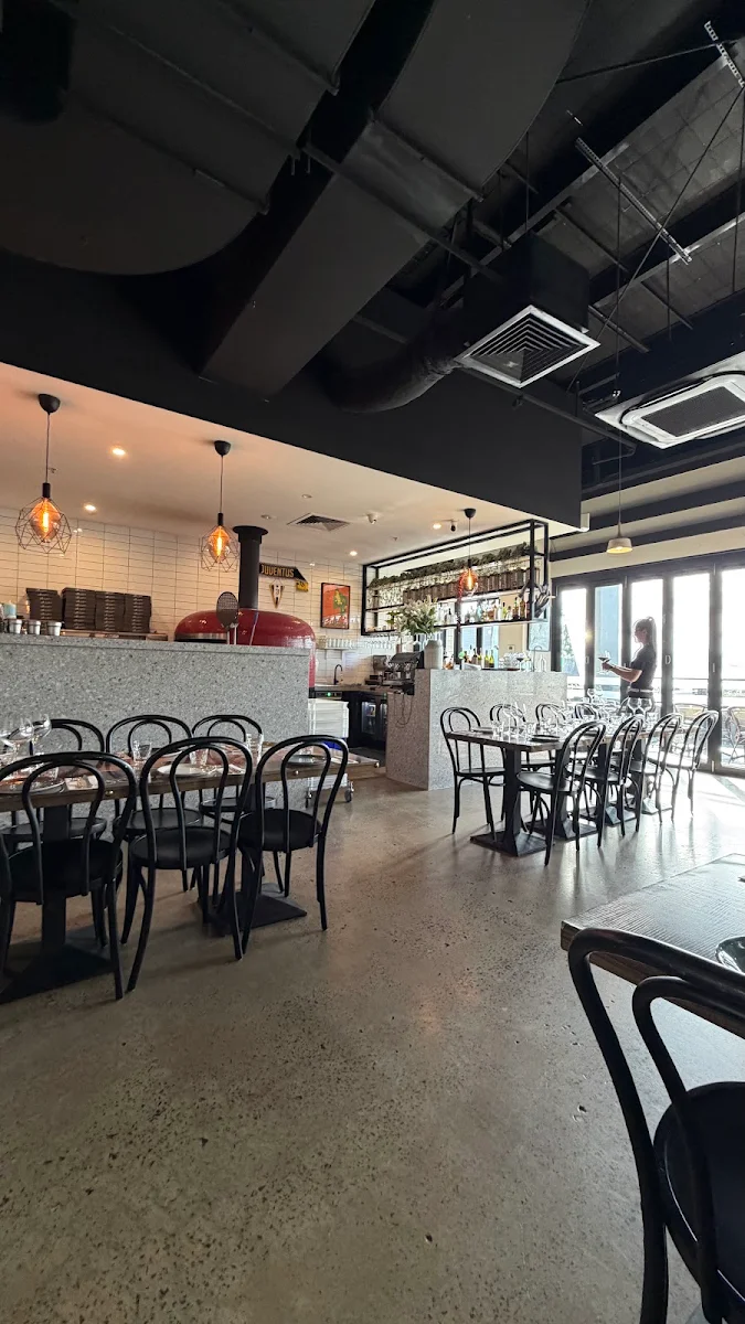 Vibe, La Calabrese Pizzeria