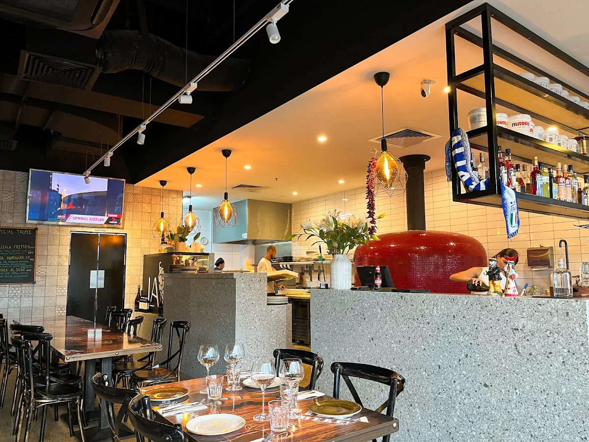 Vibe, La Calabrese Pizzeria