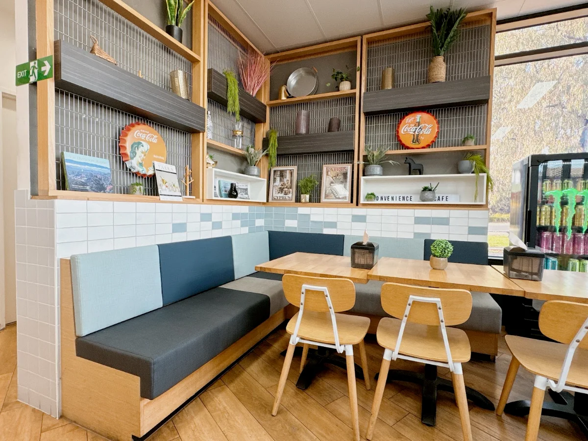Vibe, Convenience Café