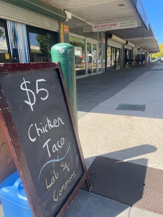 Menu, Lab Square Commons