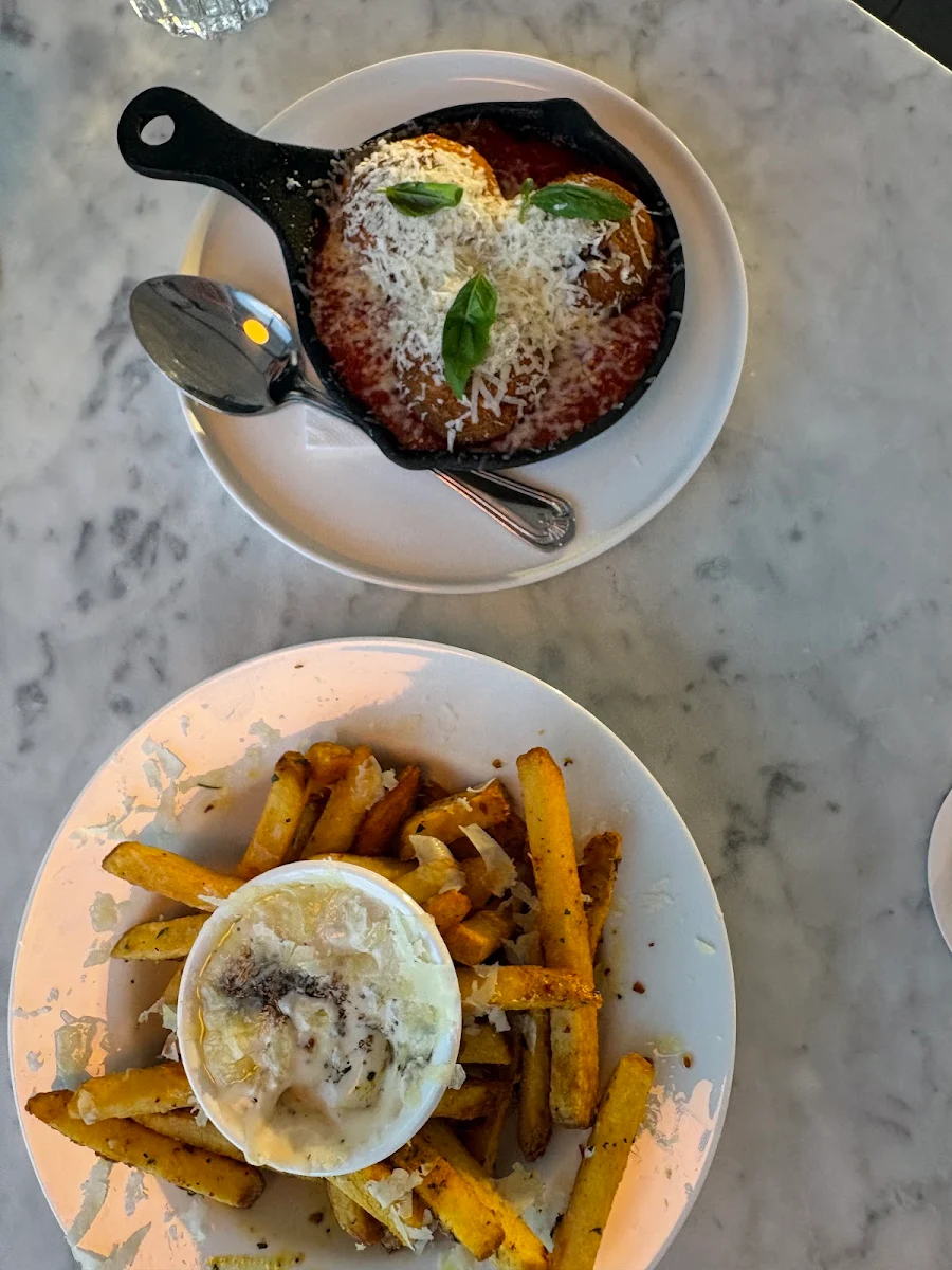 Food & drink, ARTÉ Rooftop Bar & Restaurant