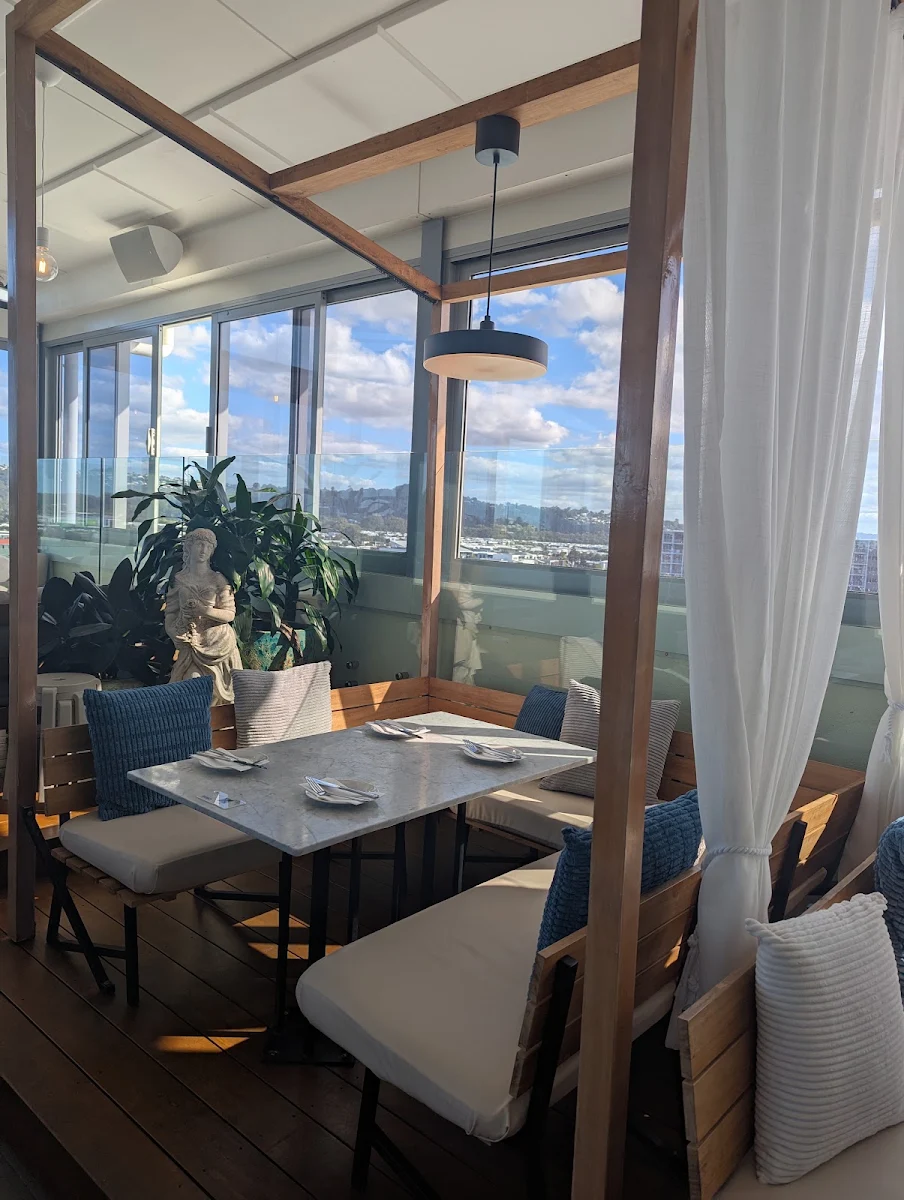 Vibe, ARTÉ Rooftop Bar & Restaurant