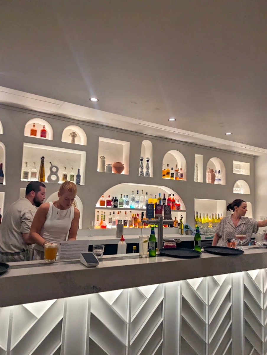 Vibe, ARTÉ Rooftop Bar & Restaurant