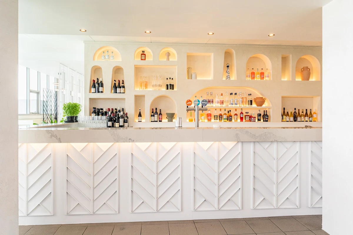 Vibe, ARTÉ Rooftop Bar & Restaurant