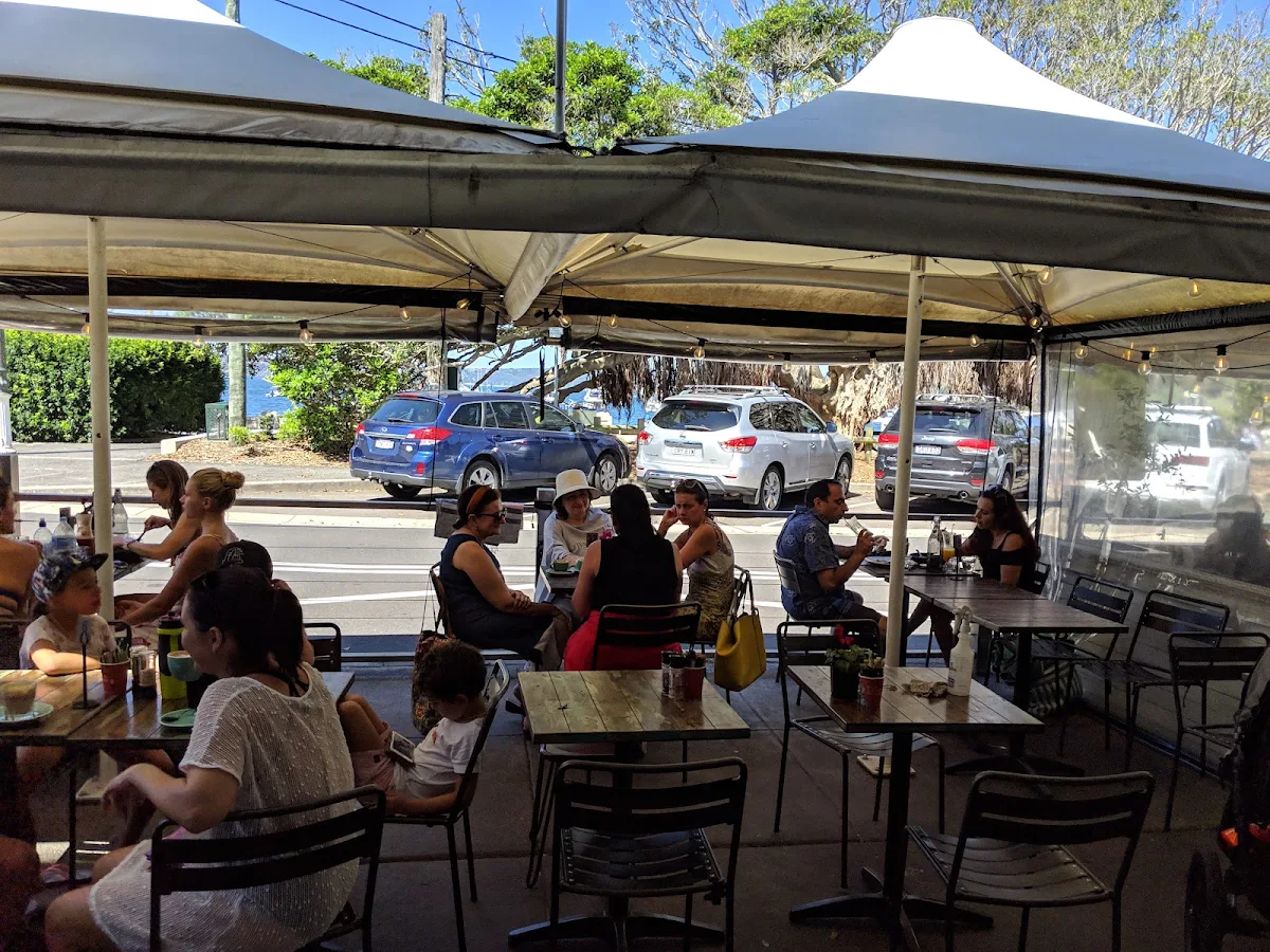 Vibe, Simple Simons Gelato Coffee House Cafe