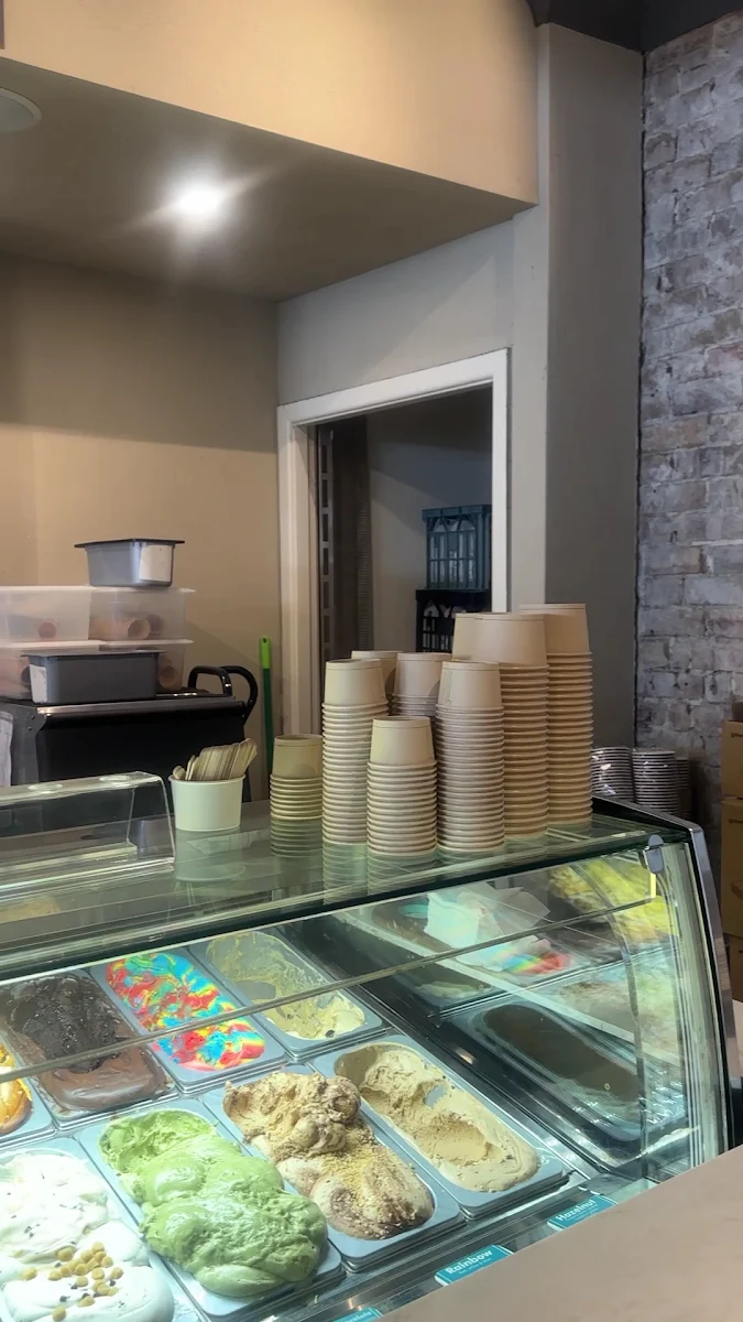 Vibe, Simple Simons Gelato Coffee House Cafe