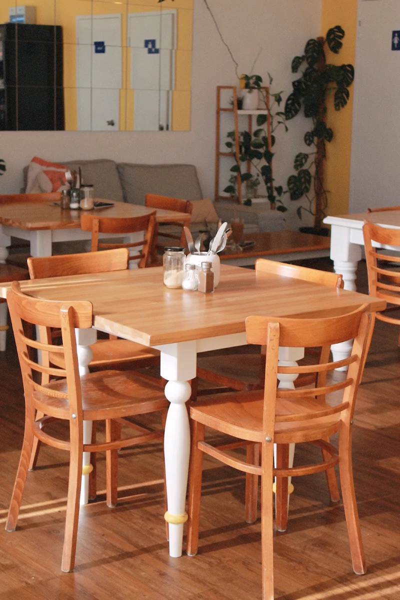 Vibe, The Brio Coffee and Kitchen
