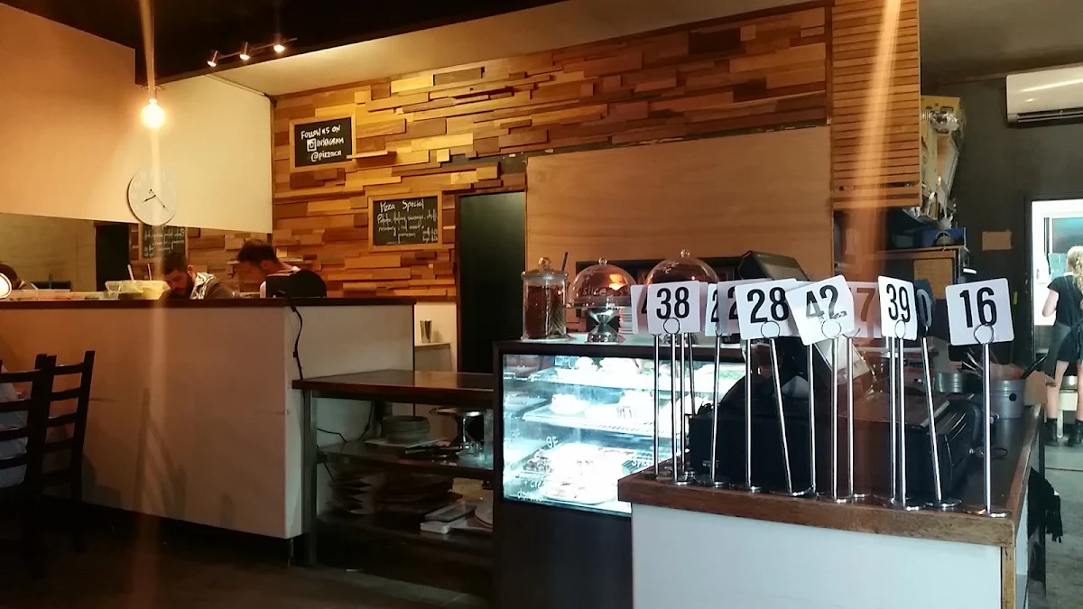 Vibe, Cafe PIZZ by Pizzaca