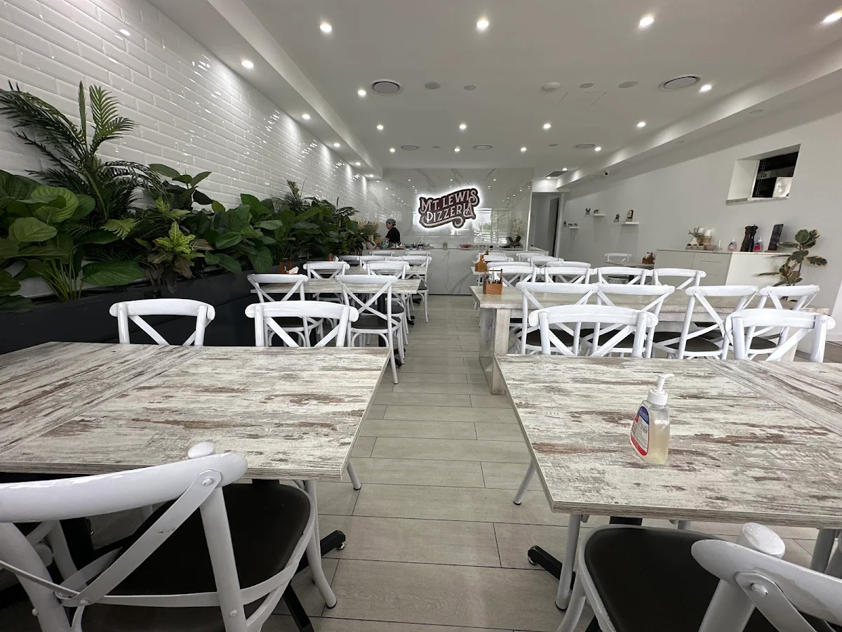 Vibe, Lebanese Mt Lewis Pizzeria