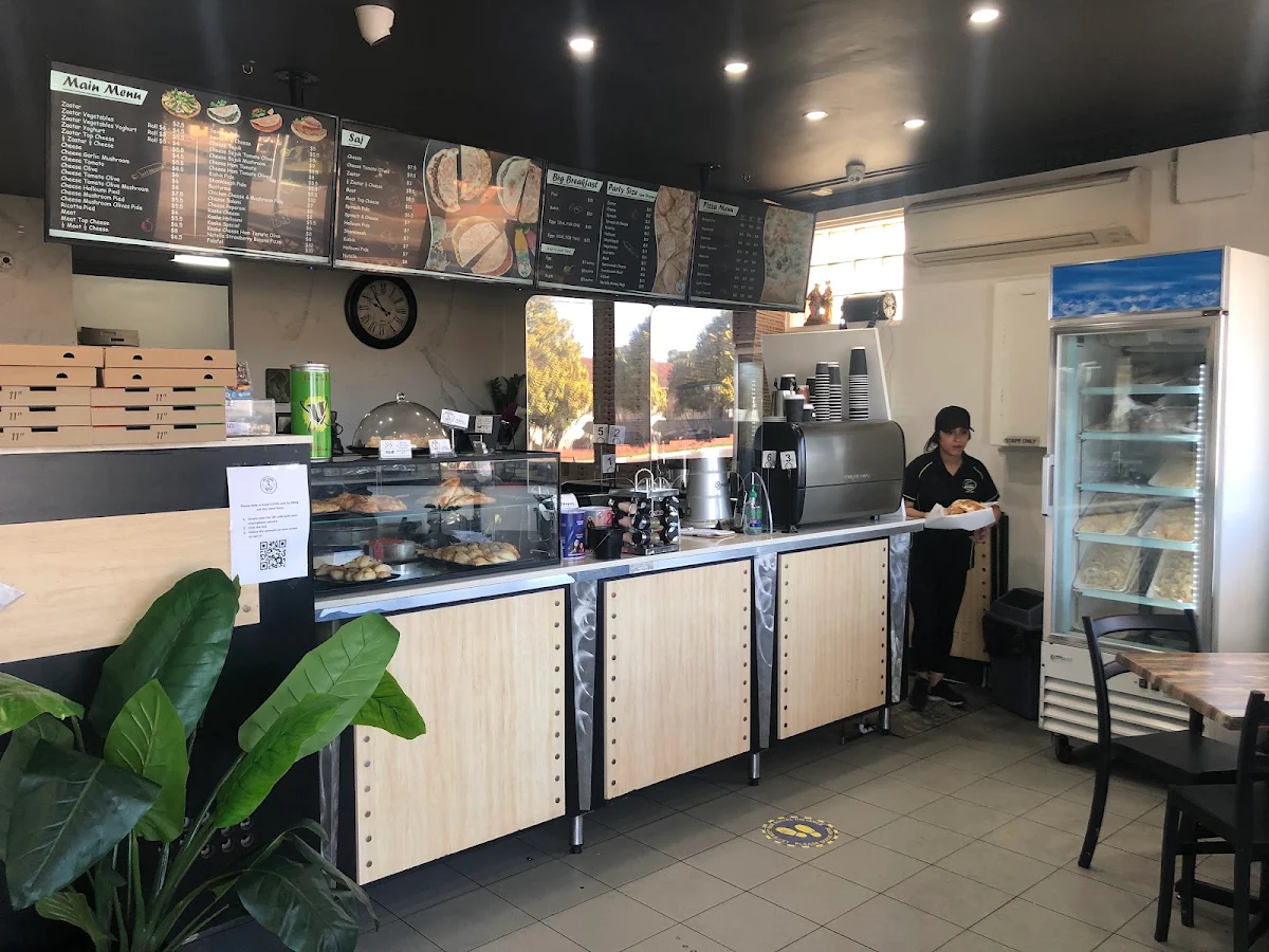 Vibe, Lebanese Mt Lewis Pizzeria