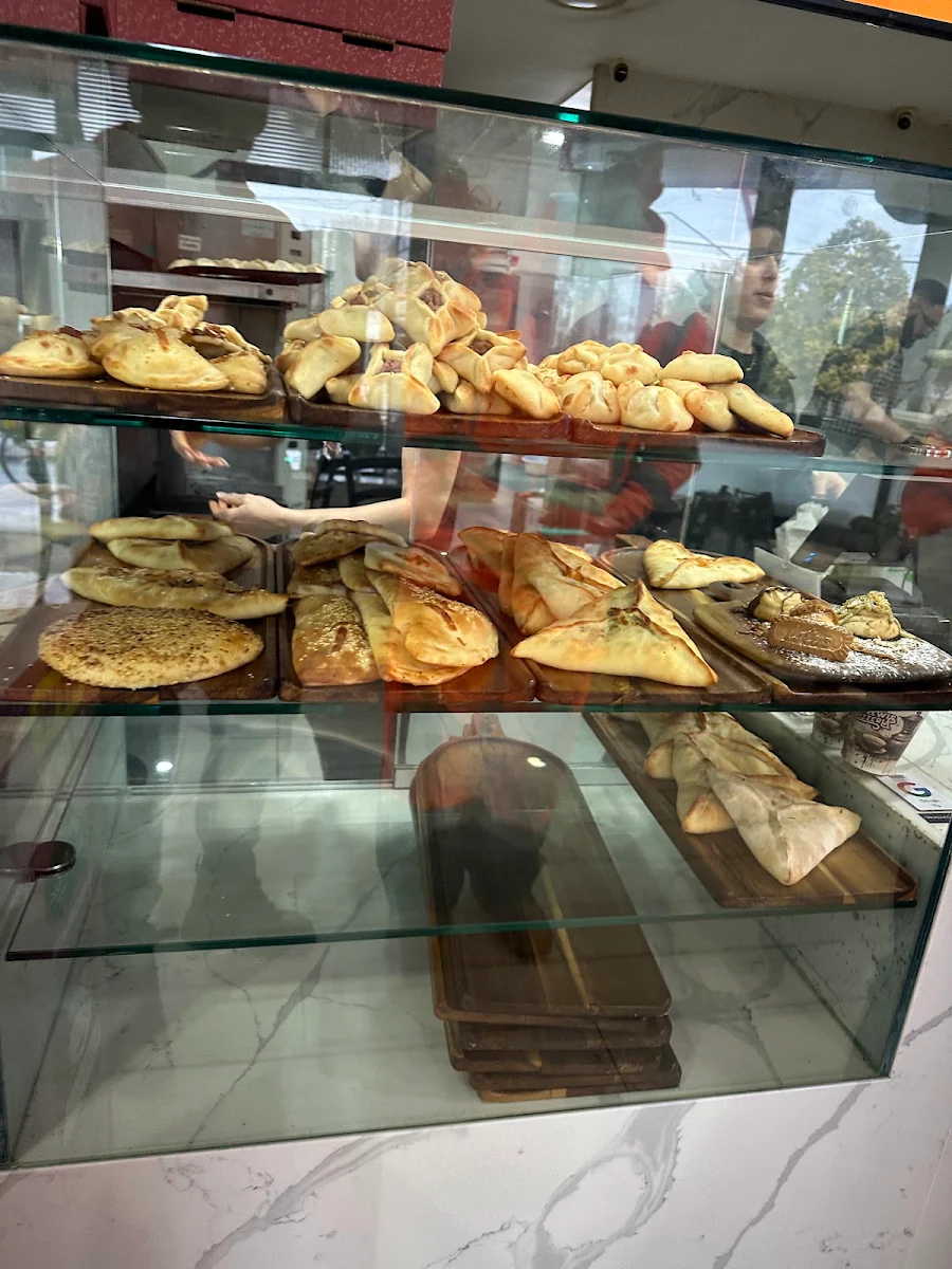 Vibe, Lebanese Mt Lewis Pizzeria