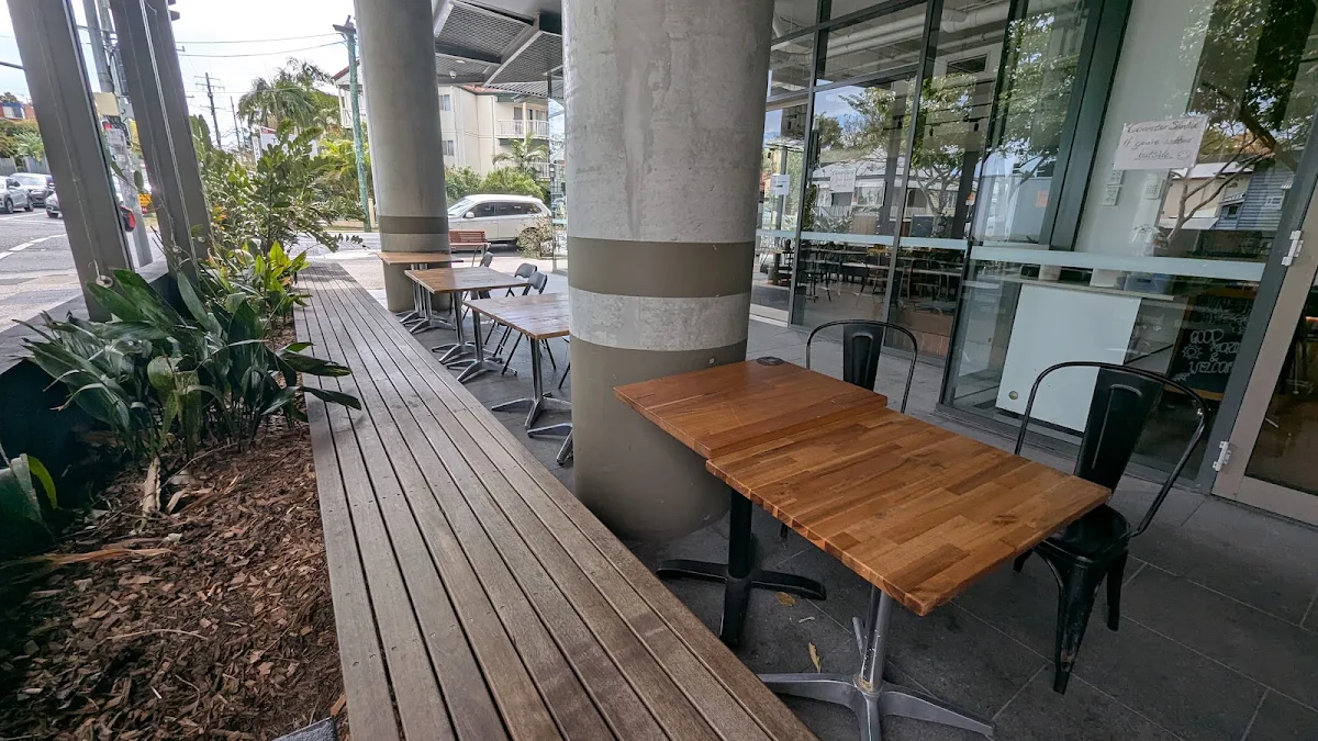 Vibe, The Gunshop Cafe