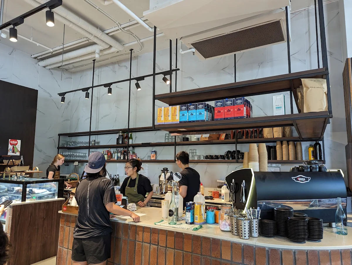 Vibe, The Gunshop Cafe