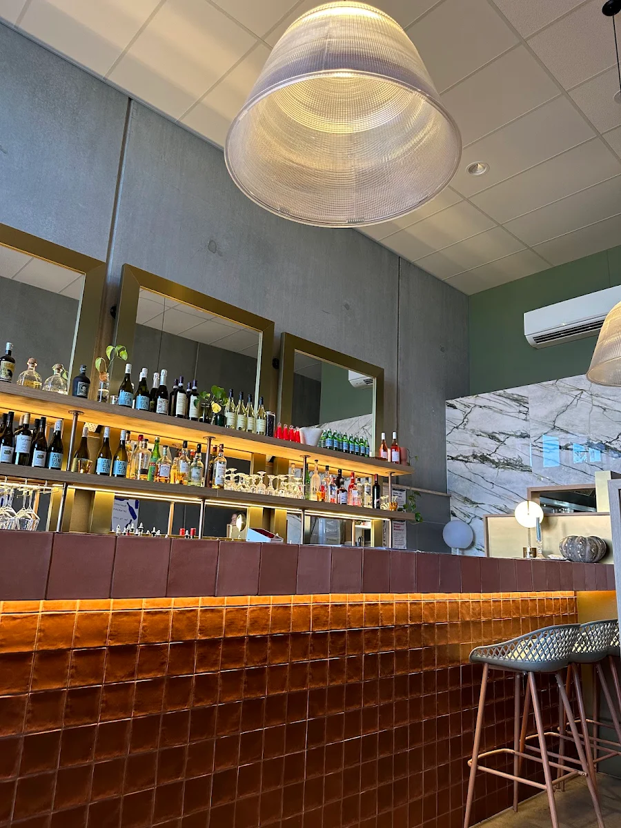 Vibe, PIGLET BAR AND EATERY