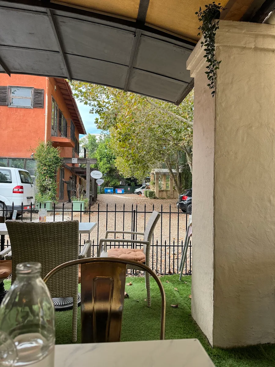 Vibe, Heimish bleu cafe