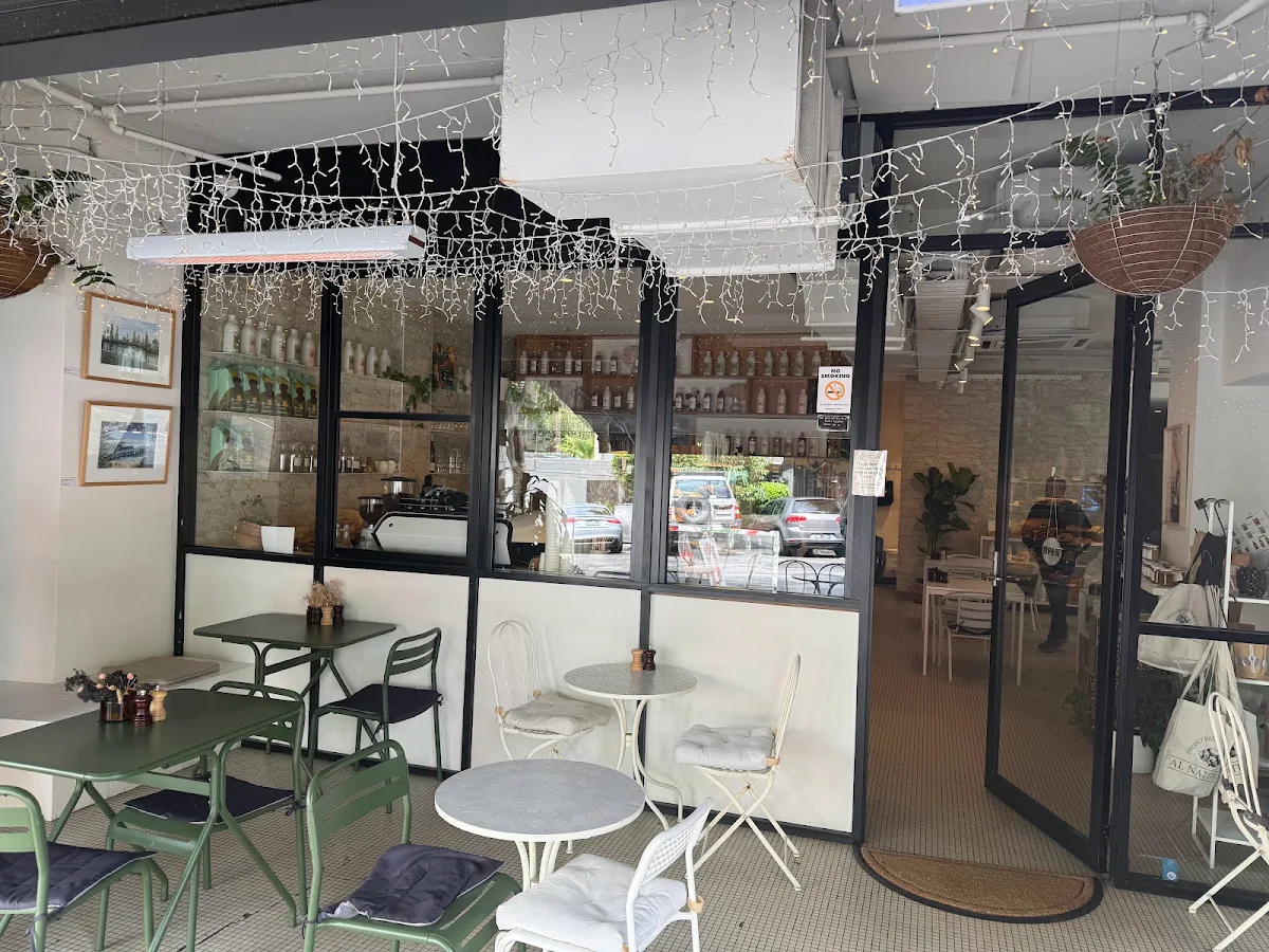 Vibe, Al Naturale Cafe