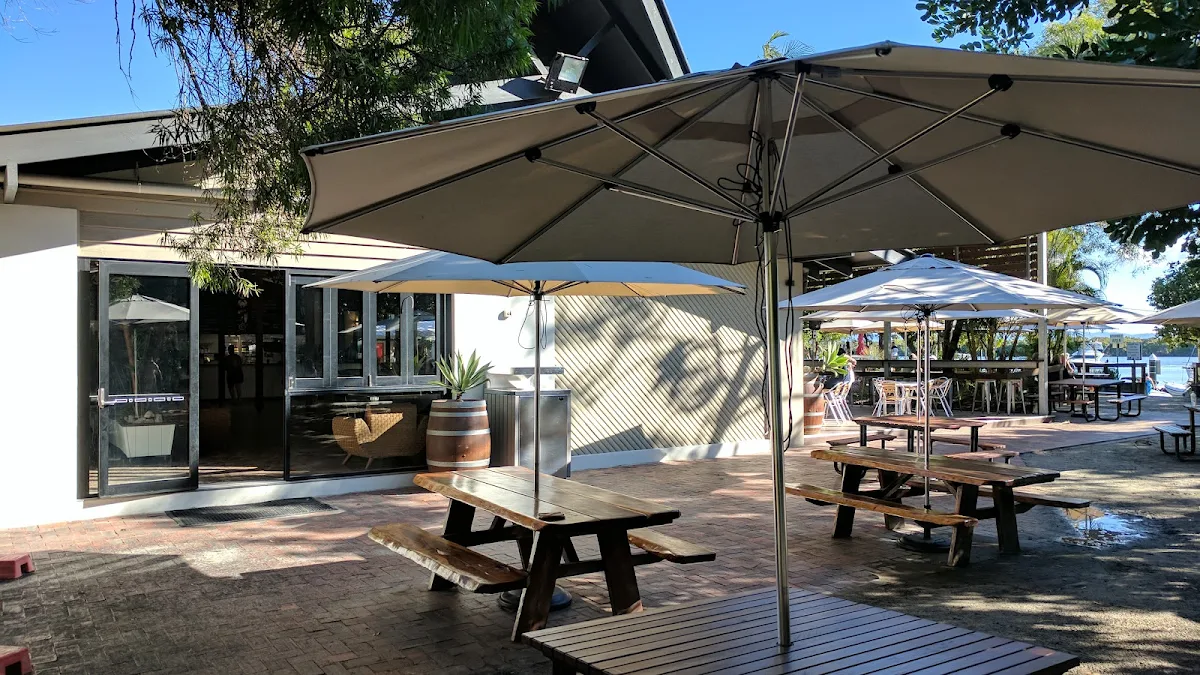 Vibe, Tipplers cafe