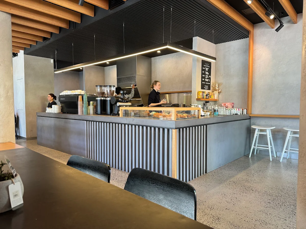 Vibe, Lava Coffee