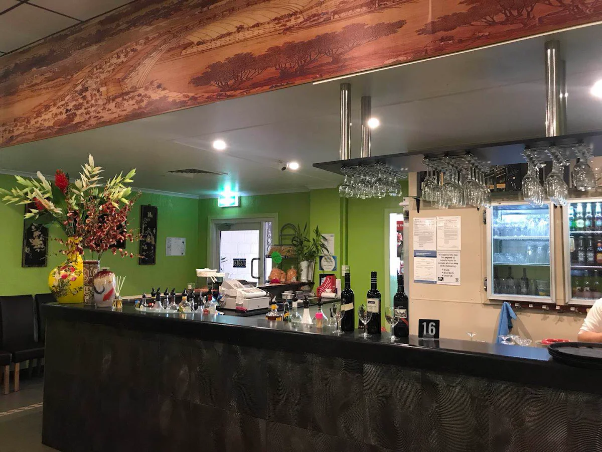 Vibe, Happy Sun Restaurant