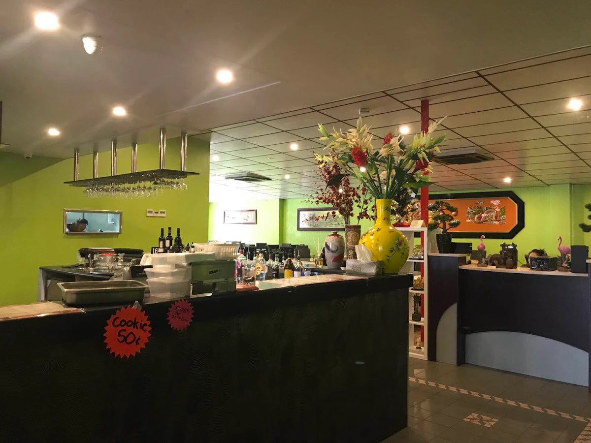 Vibe, Happy Sun Restaurant