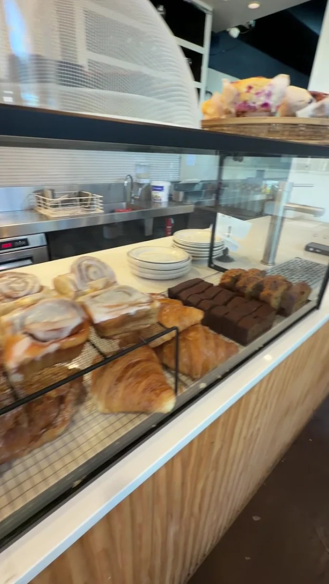 Vibe, Sweet Lulus Cafe