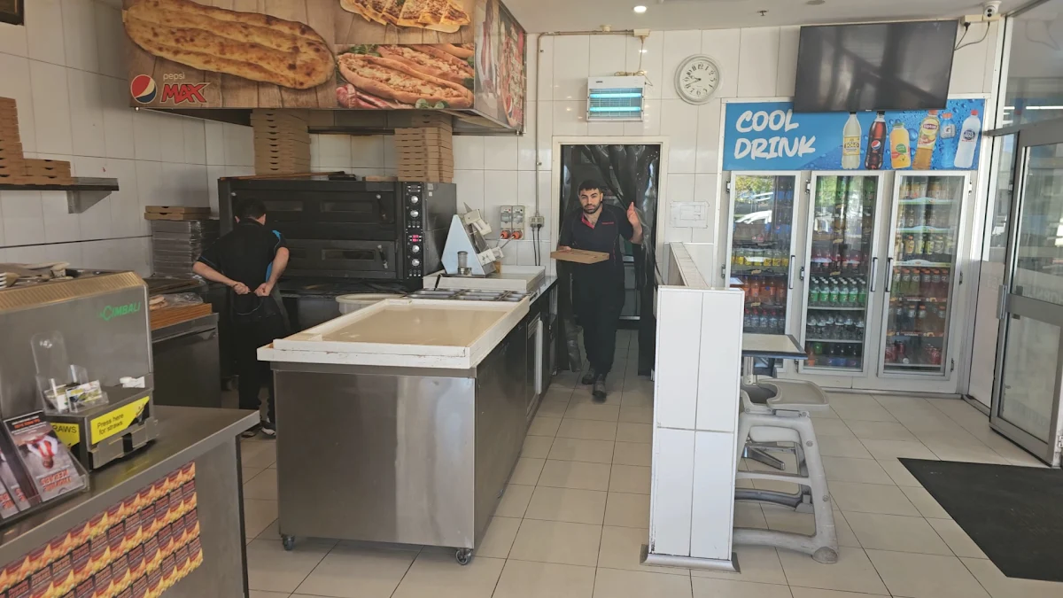 Vibe, Thornlie Kebabs