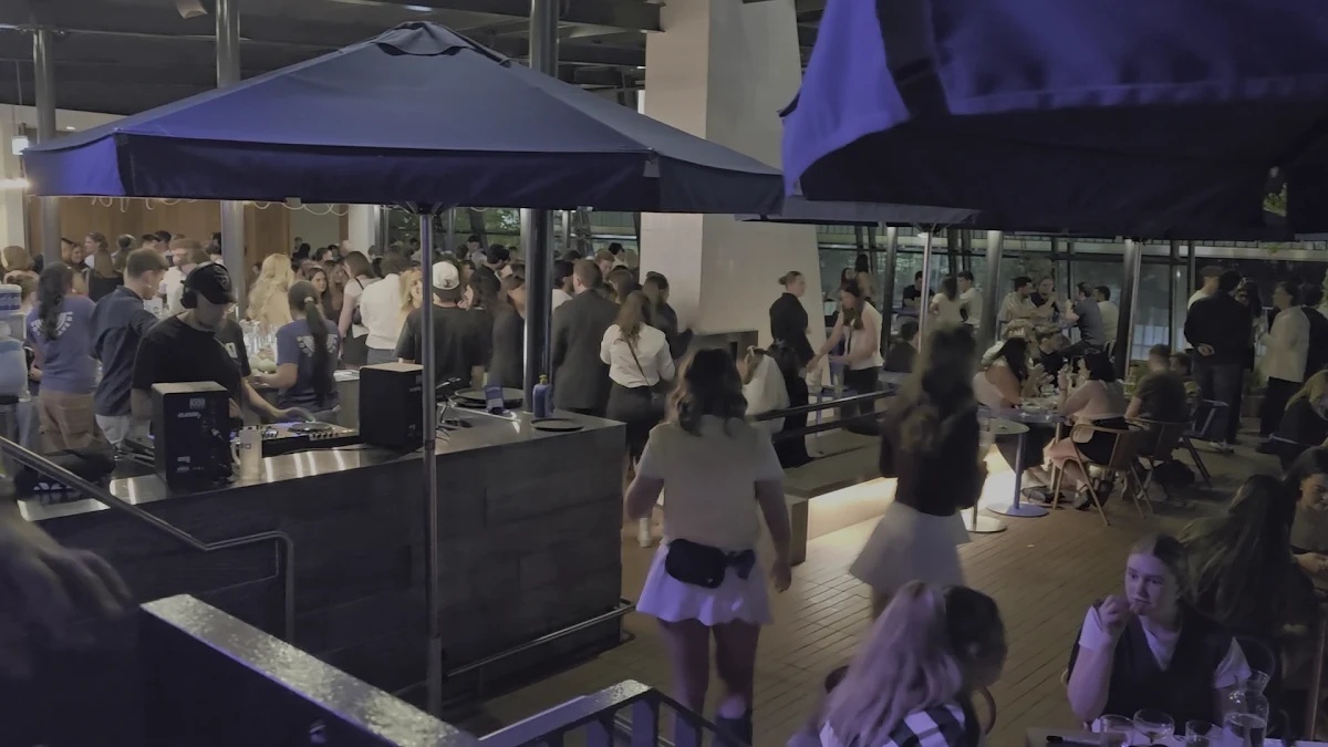 Vibe, Good Heavens Rooftop Bar
