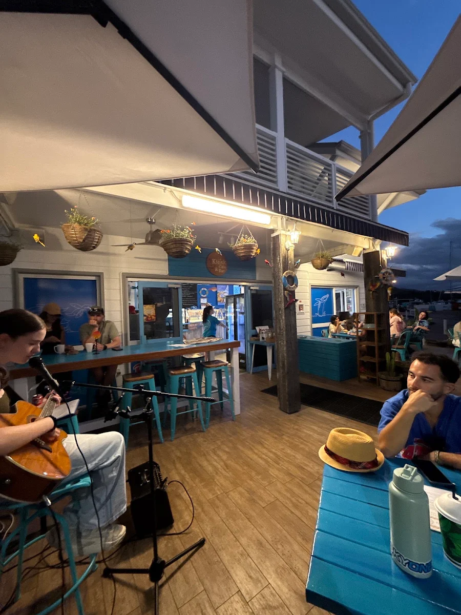 Vibe, Le Kiosk Cafe & Bar
