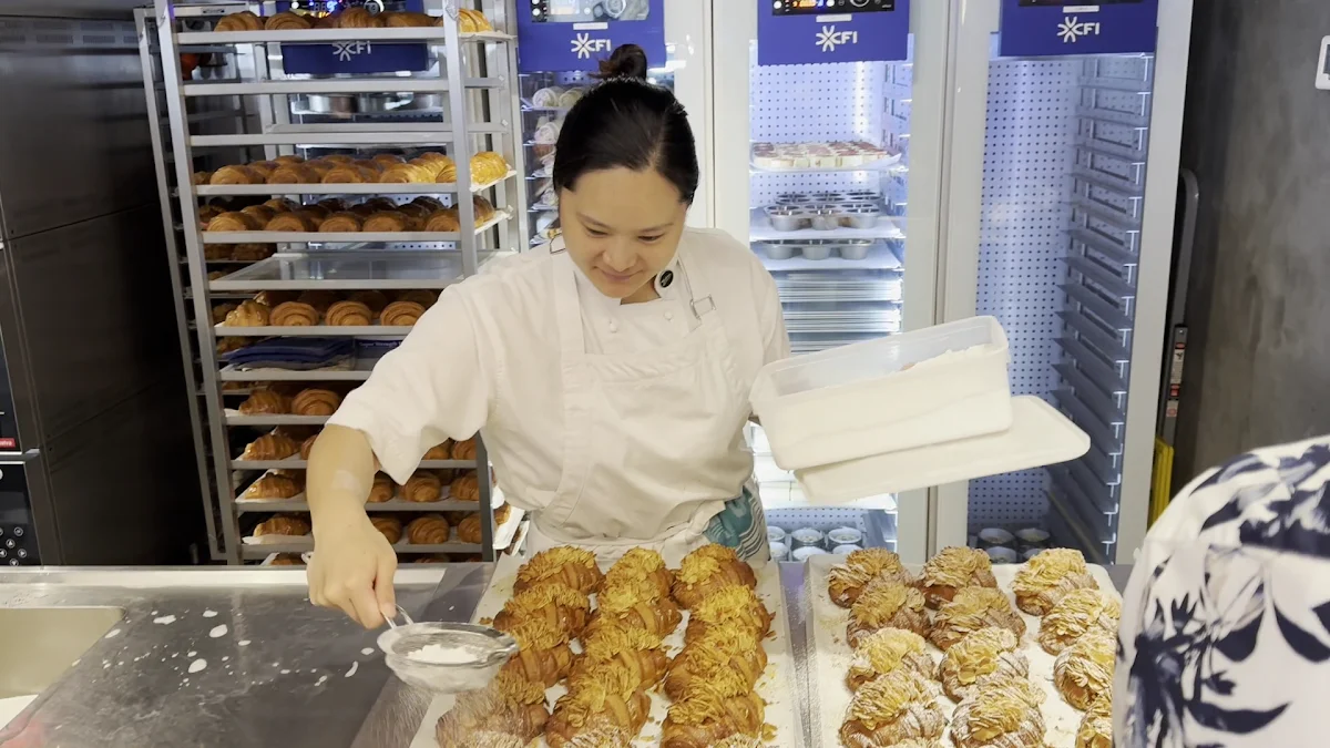 Vibe, Lune Croissanterie Melbourne CBD on Russell