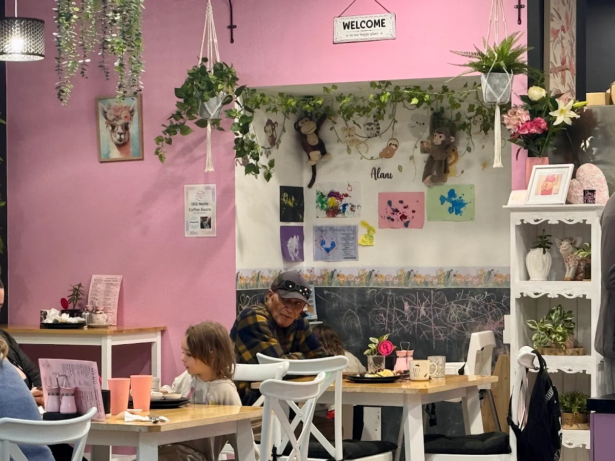 Vibe, Barista Sistas Cafe