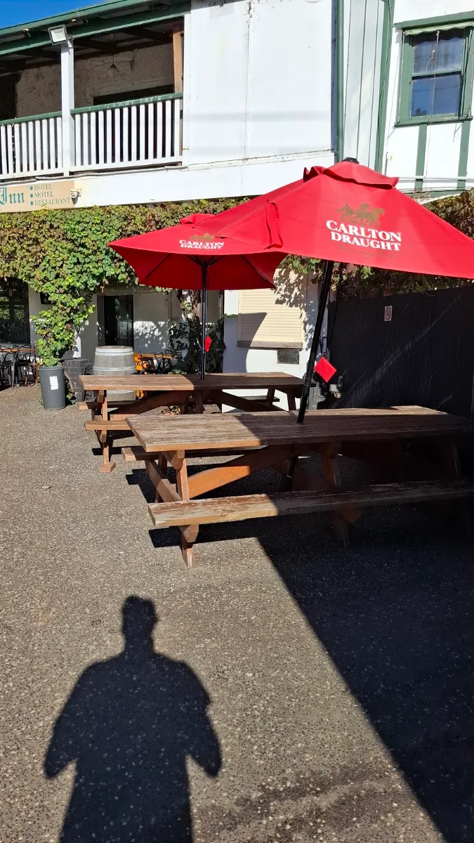 Vibe, The Robin Hood Inn