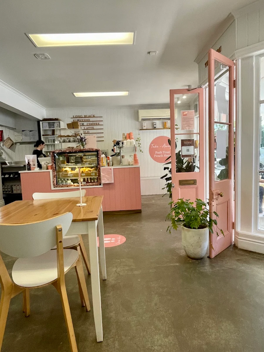 Vibe, Peach Cafe
