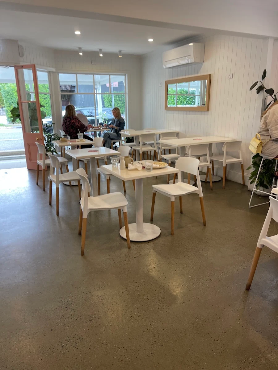 Vibe, Peach Cafe