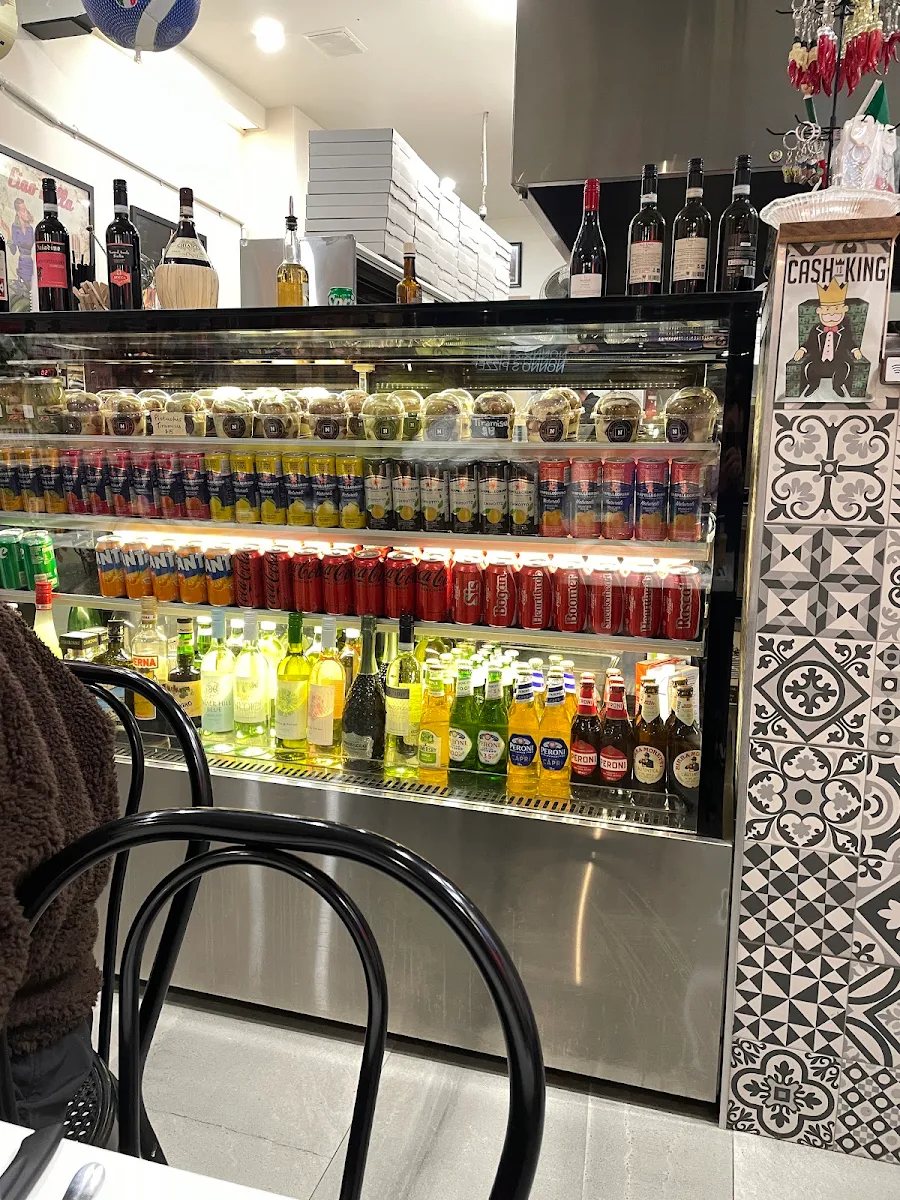 Vibe, Nonno's Pizzeria