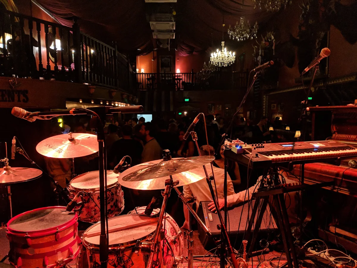 Vibe, Lefty's Music Hall