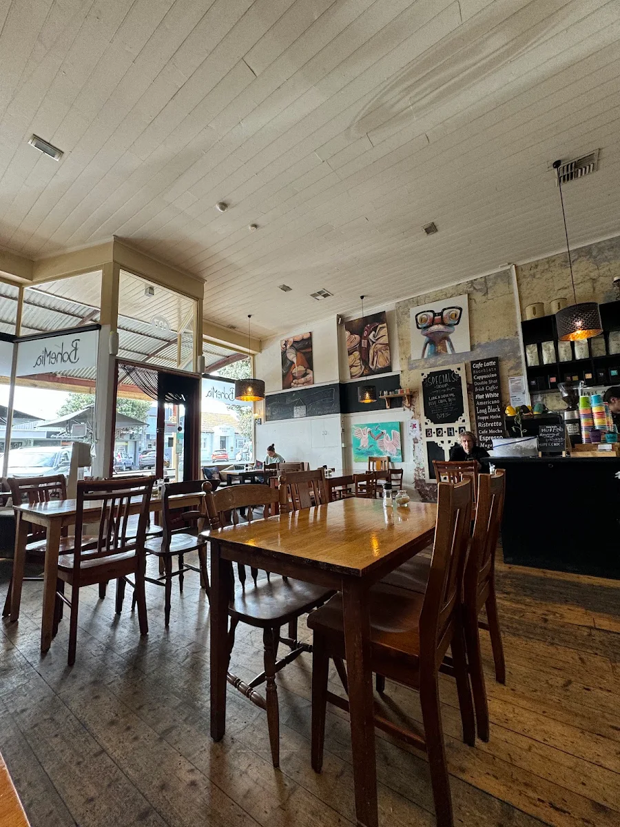 Vibe, Bohemia Cafe & Bar