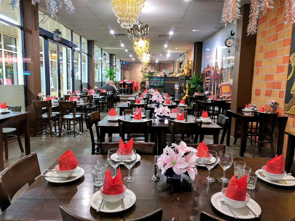 Vibe, Manee Manee Thai Restaurant