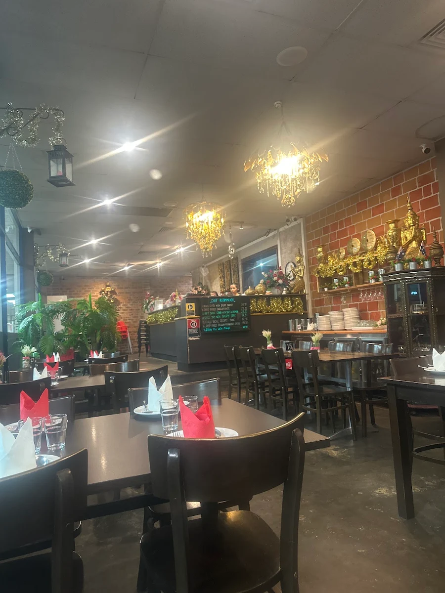 Vibe, Manee Manee Thai Restaurant