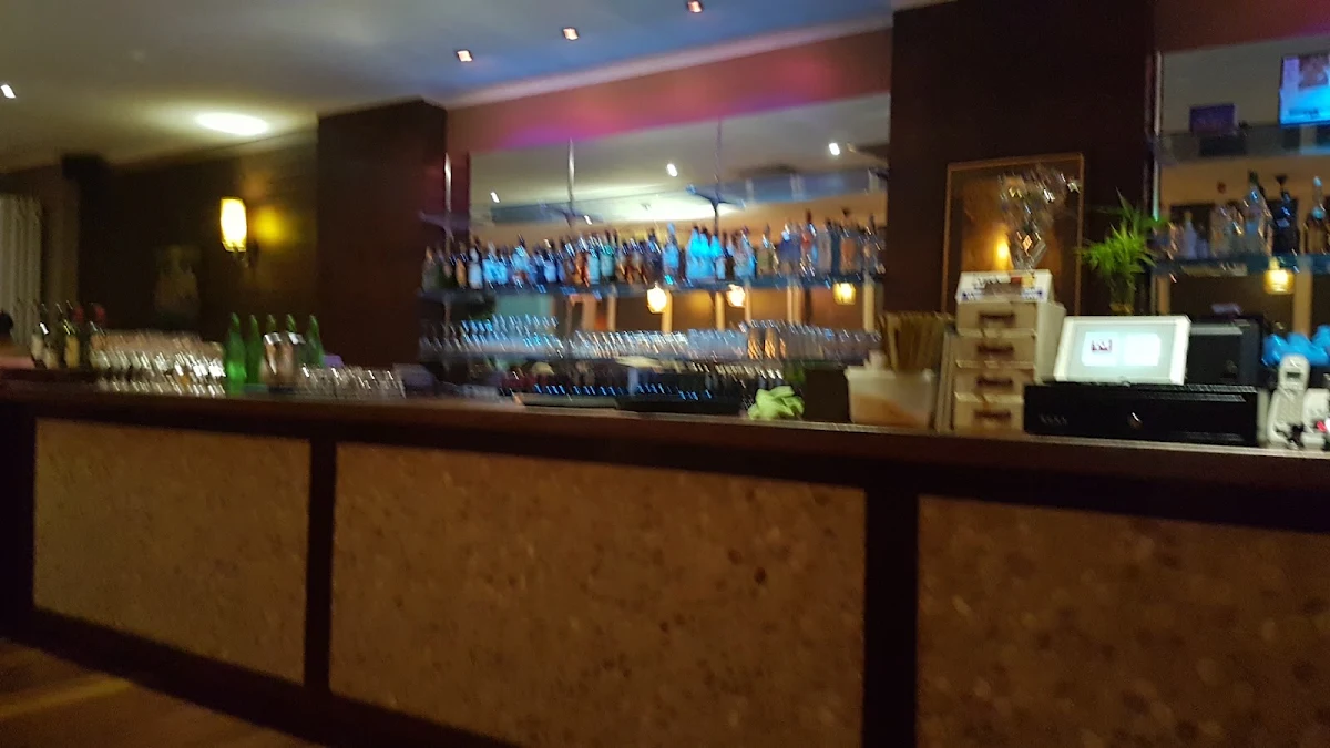 Vibe, Iyara By Sakare Thai cuisine