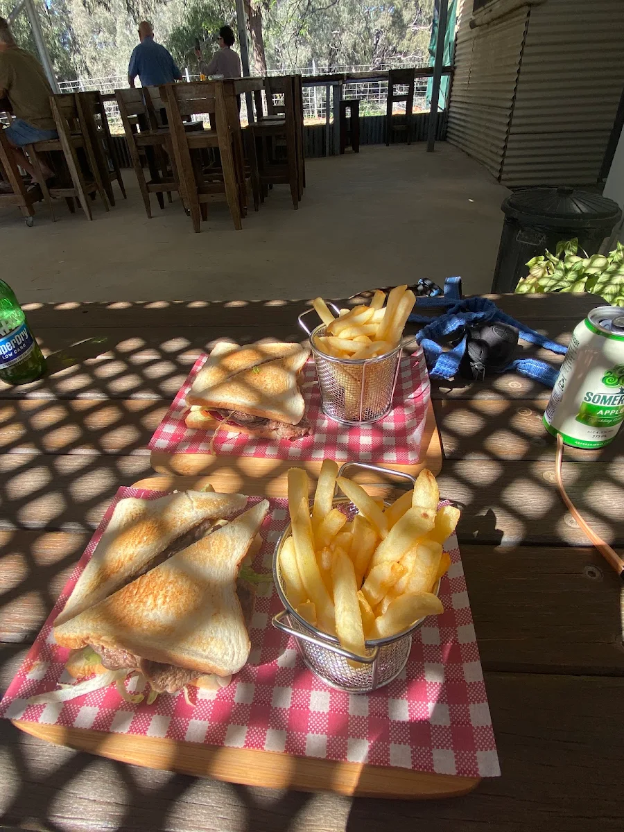 Food & drink, Tilpa Hotel