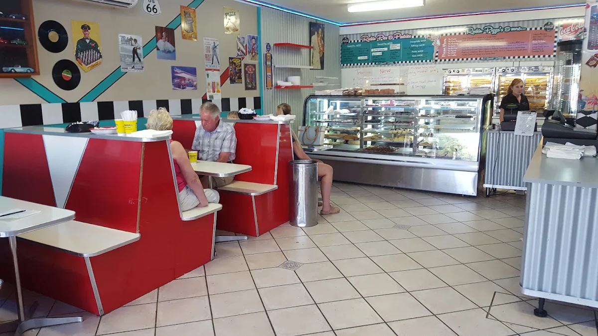 Vibe, Gunna Doo Bakery