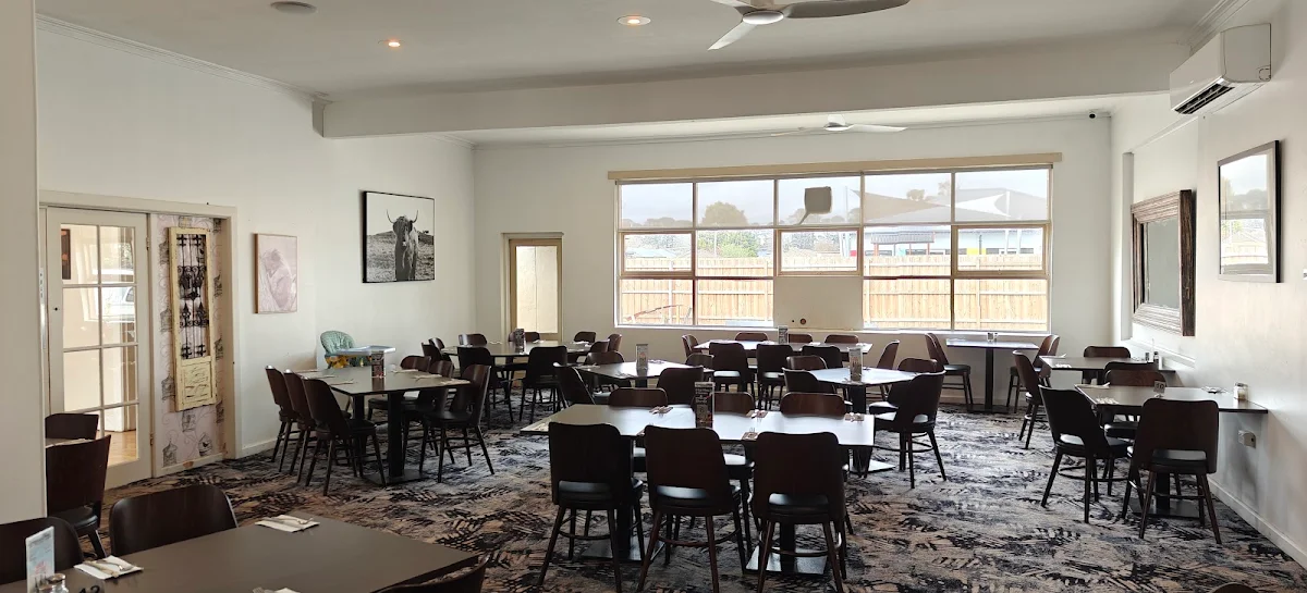 Vibe, Commercial Hotel